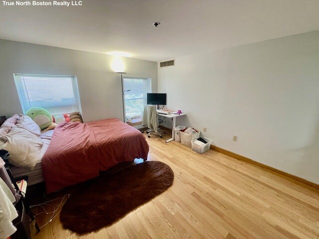 100 Fulton St, North End