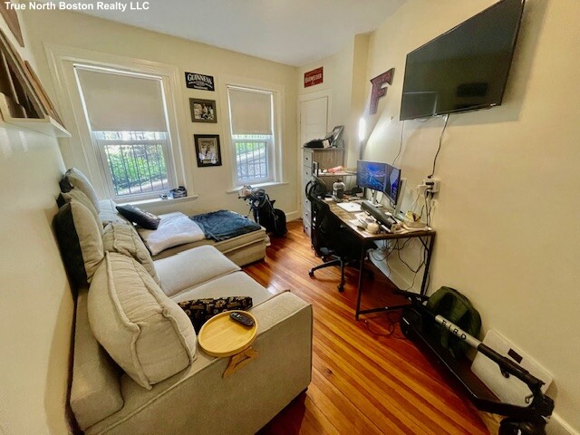 2 Copps Hill Ter, North End