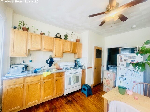 206 Hanover St. - 2,350USD / month