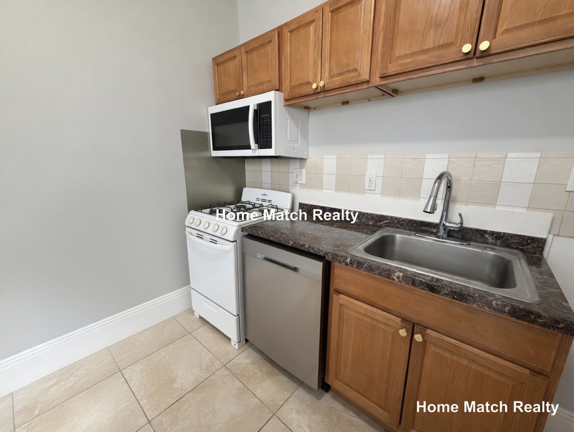 Photos of apartment on Heard St.,Chelsea MA 02150