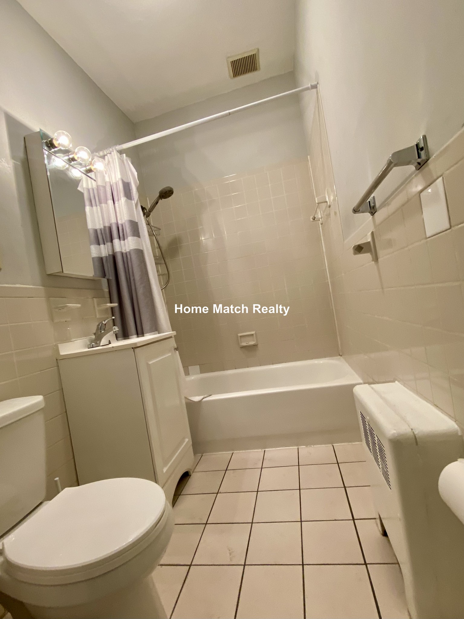 Photos of apartment on Broadway,Chelsea MA 