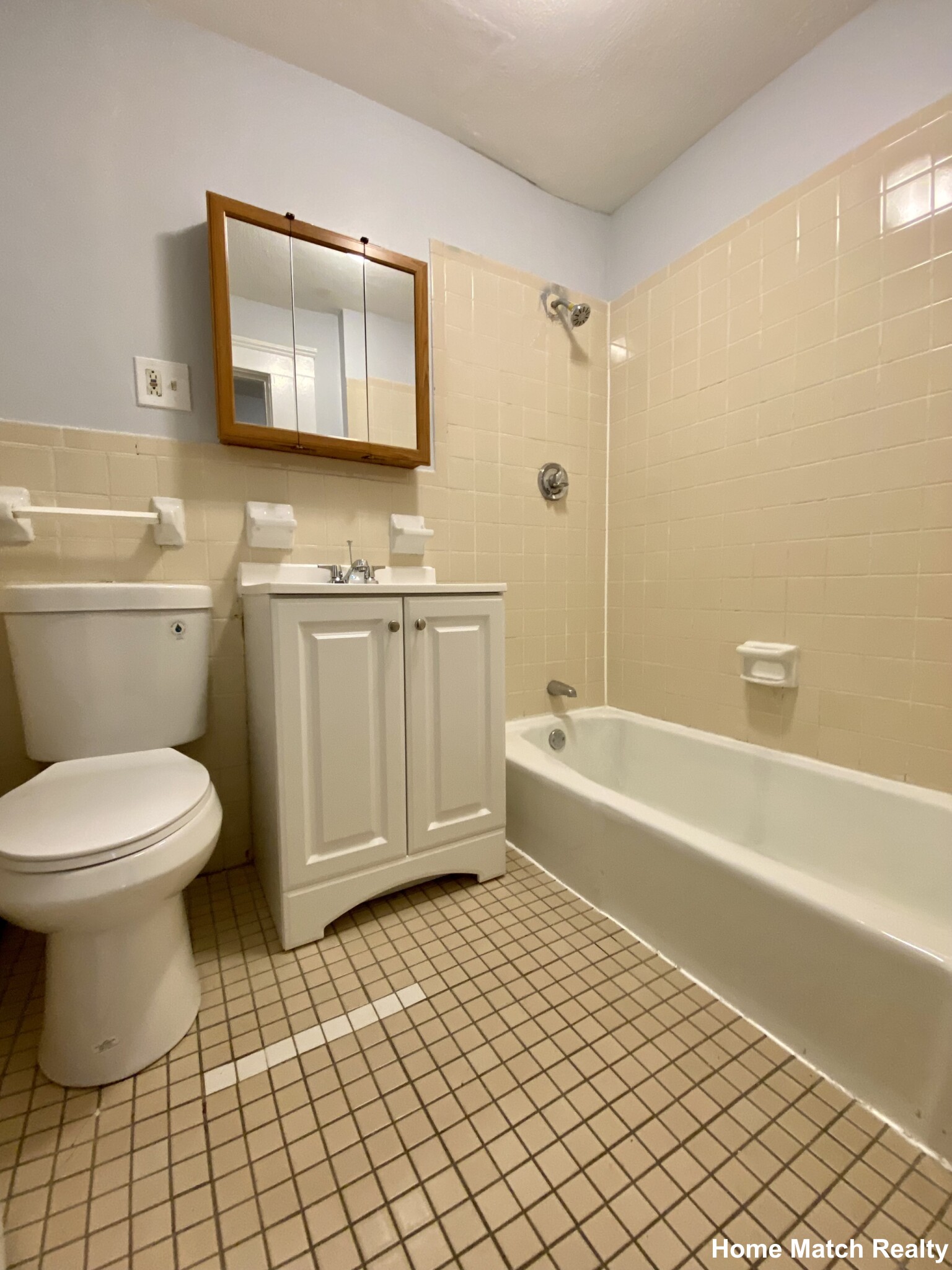 Photos of apartment on Broadway,Chelsea MA 02150