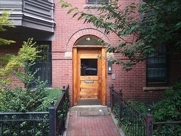 12 Follen St, Back Bay