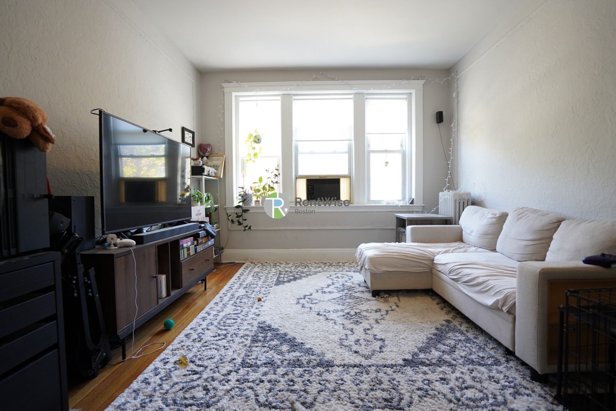 51 Linden St., Allston, MA - 2,295 USD/ month