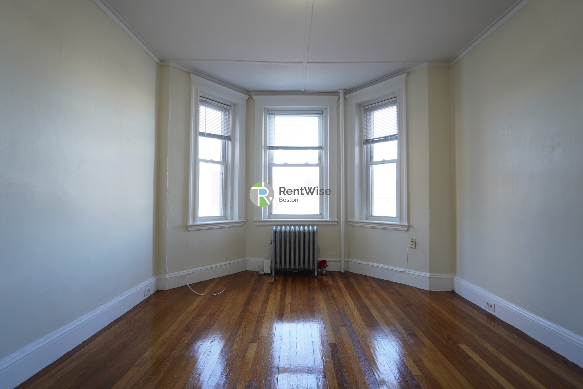 1179 Boylston St., Boston, MA - 2,150 USD/ month