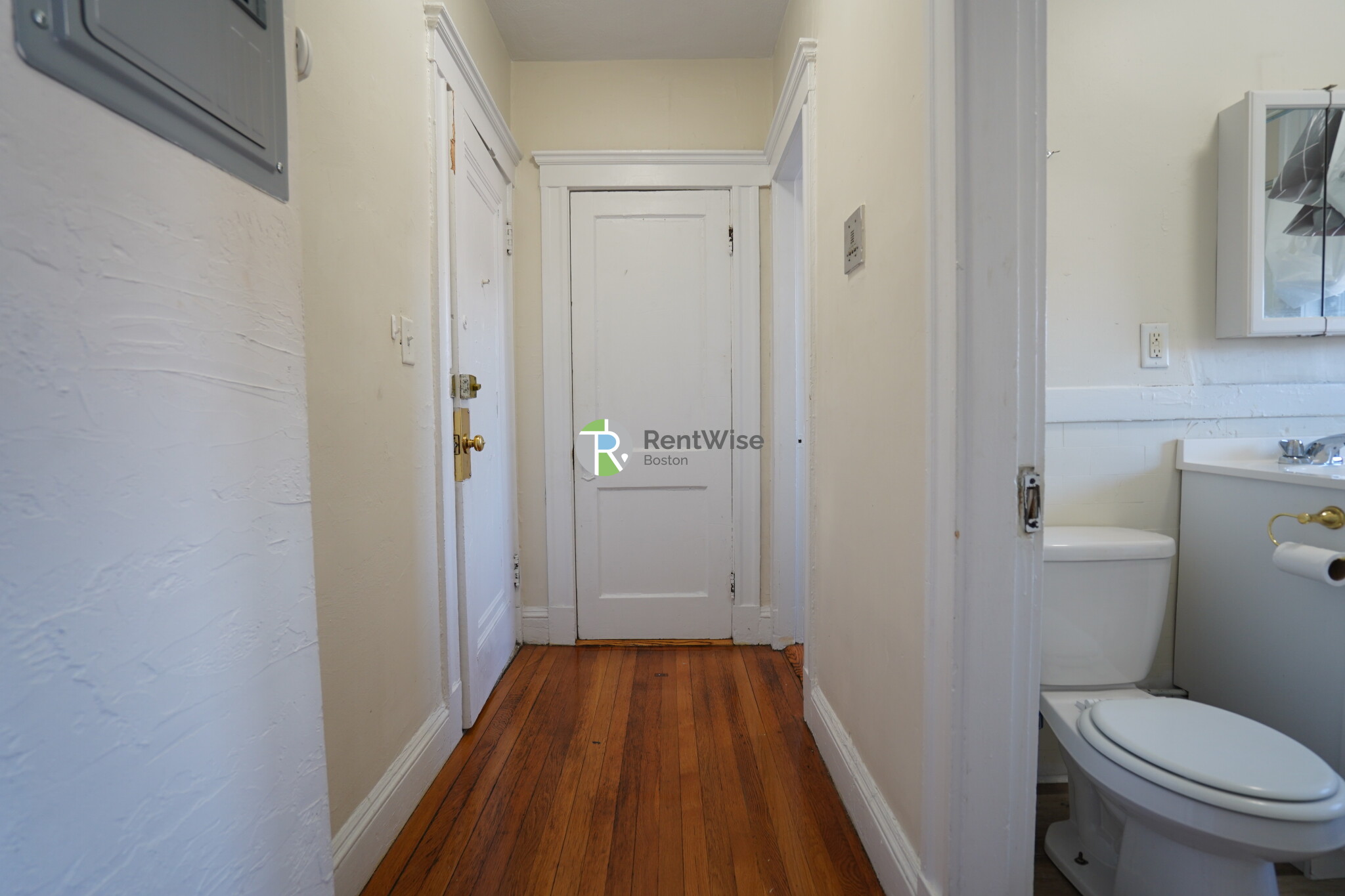 1179 Boylston St. - 2,150USD / month