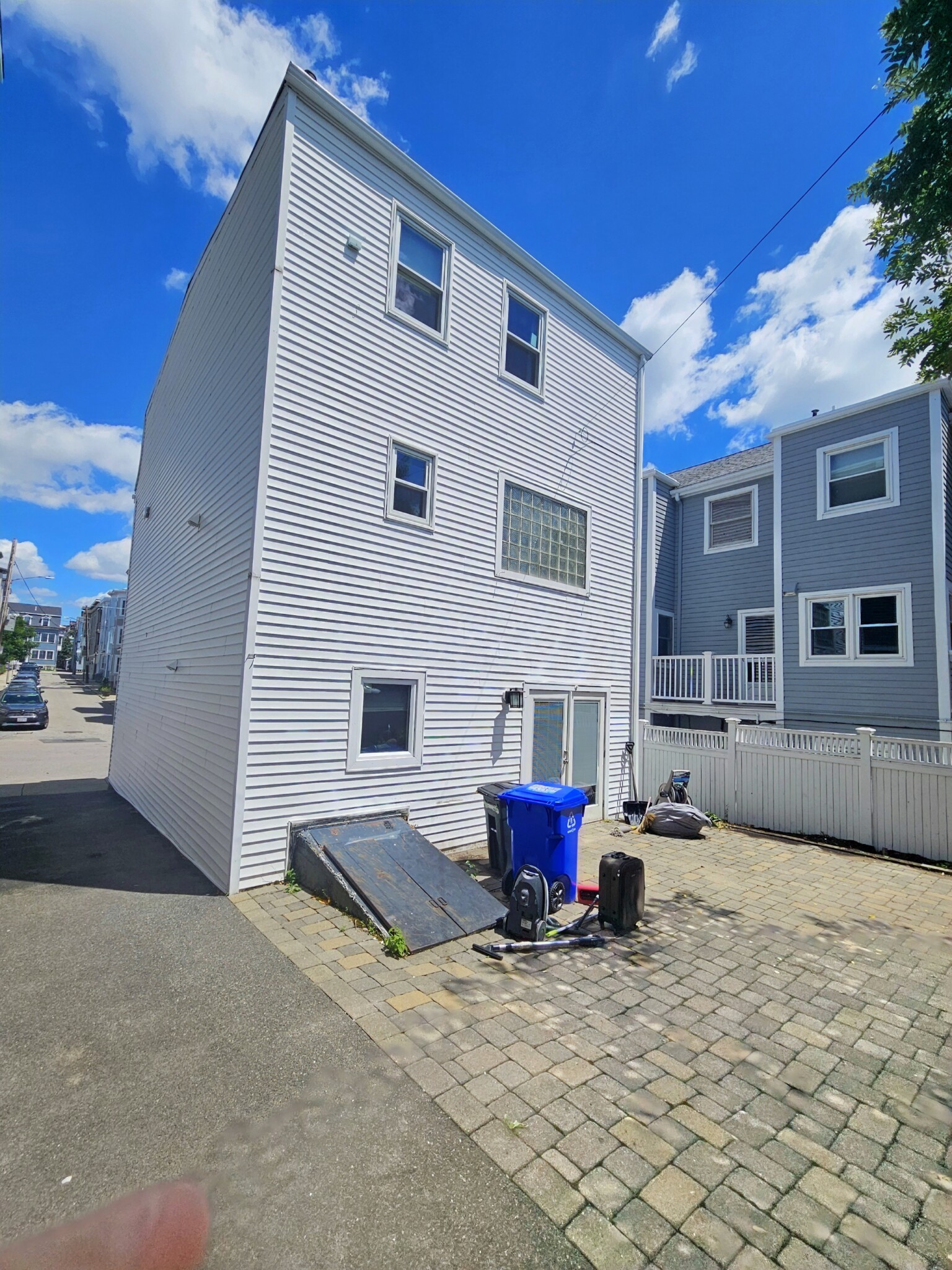 711 East 7th St, South Boston