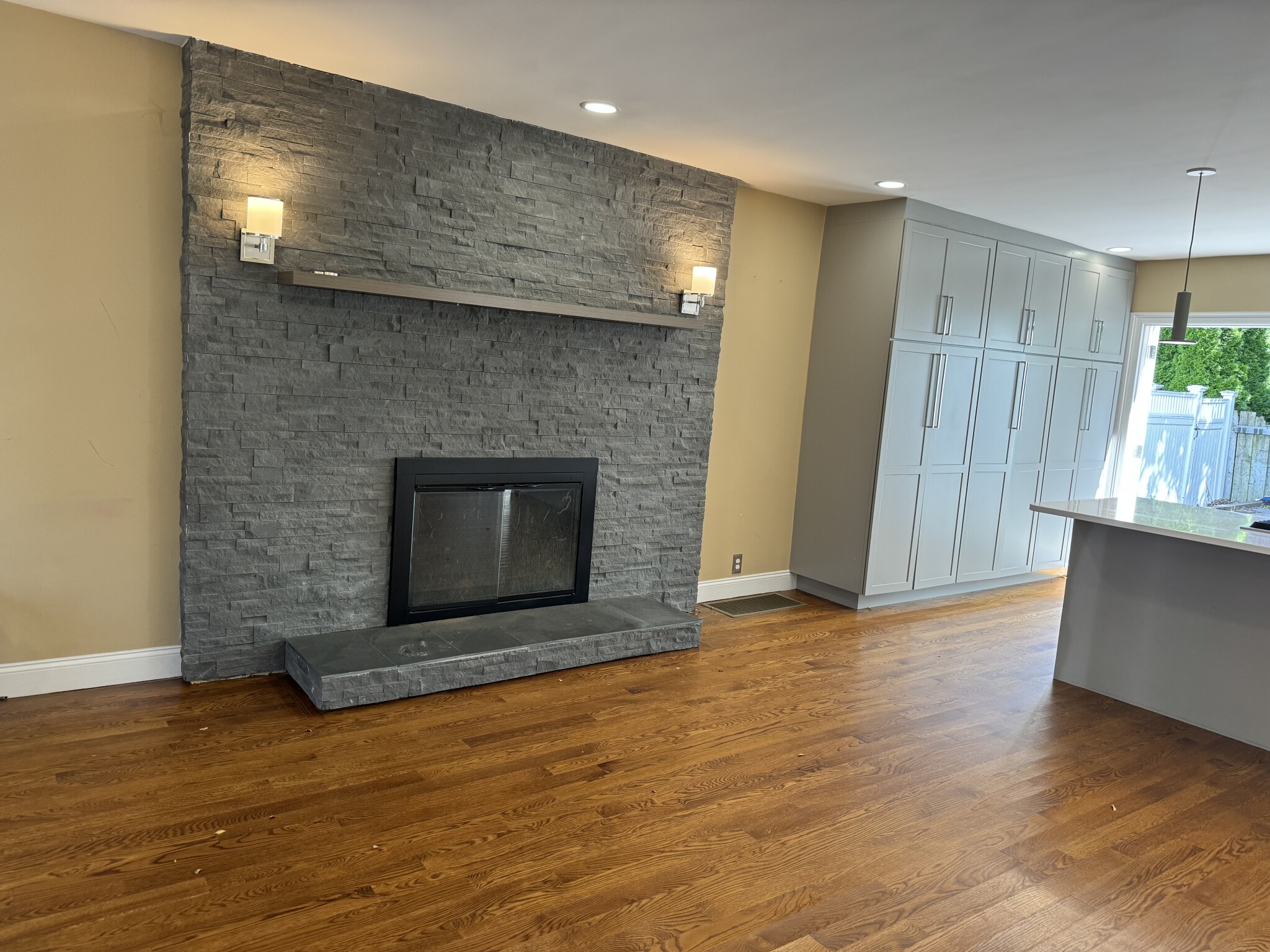 711 East 7th St, South Boston