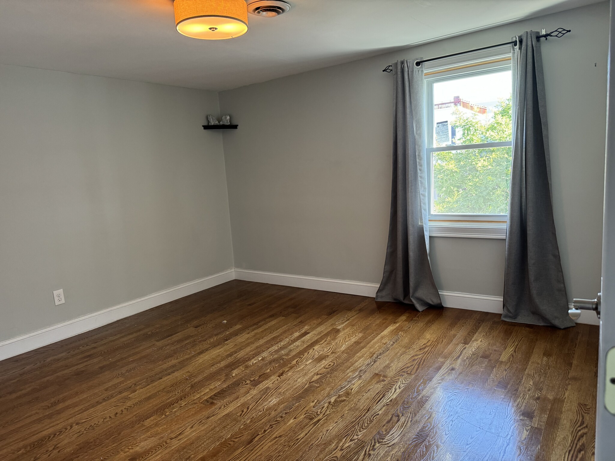 711 East 7th St, South Boston