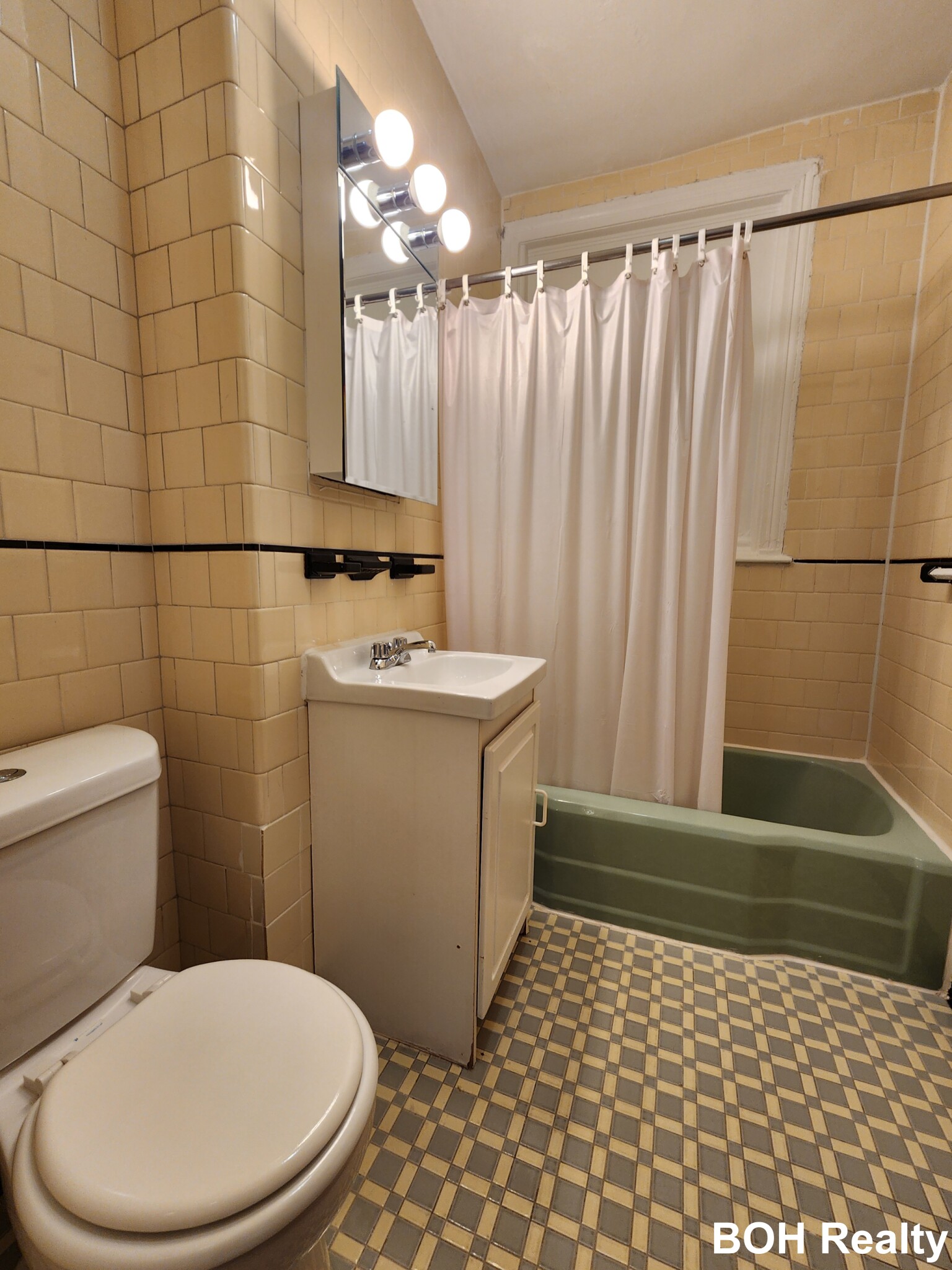 1223 Beacon St, Brookline