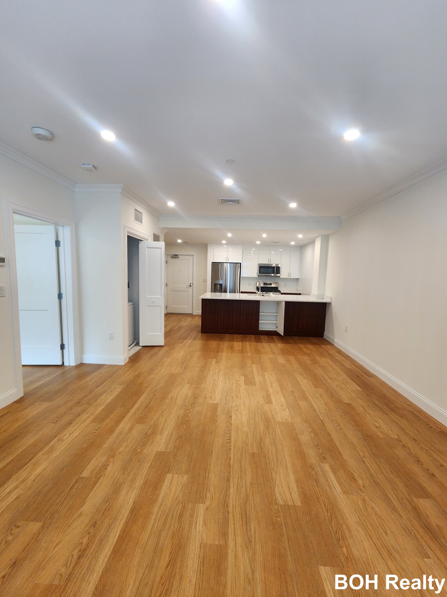 1 Hancock Village Dr, South Brookline