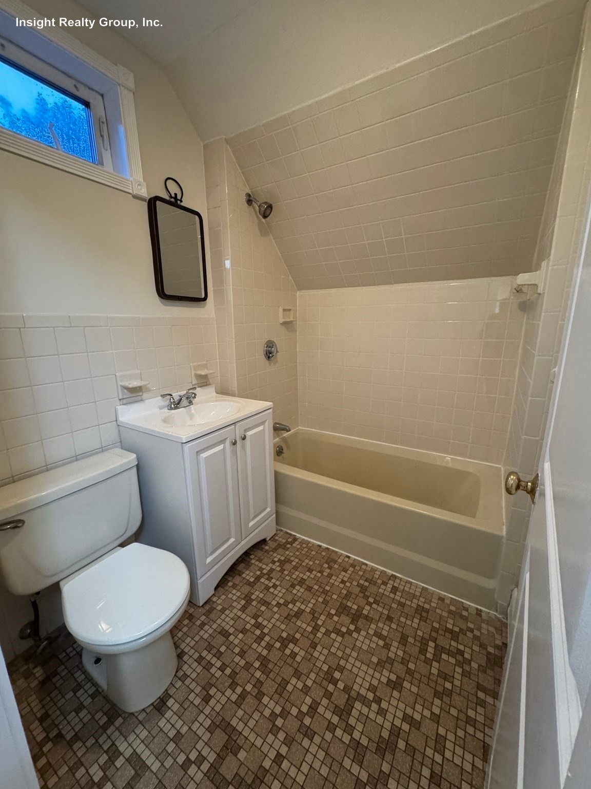 Photos of apartment on Fletcher St.,Boston MA 02131