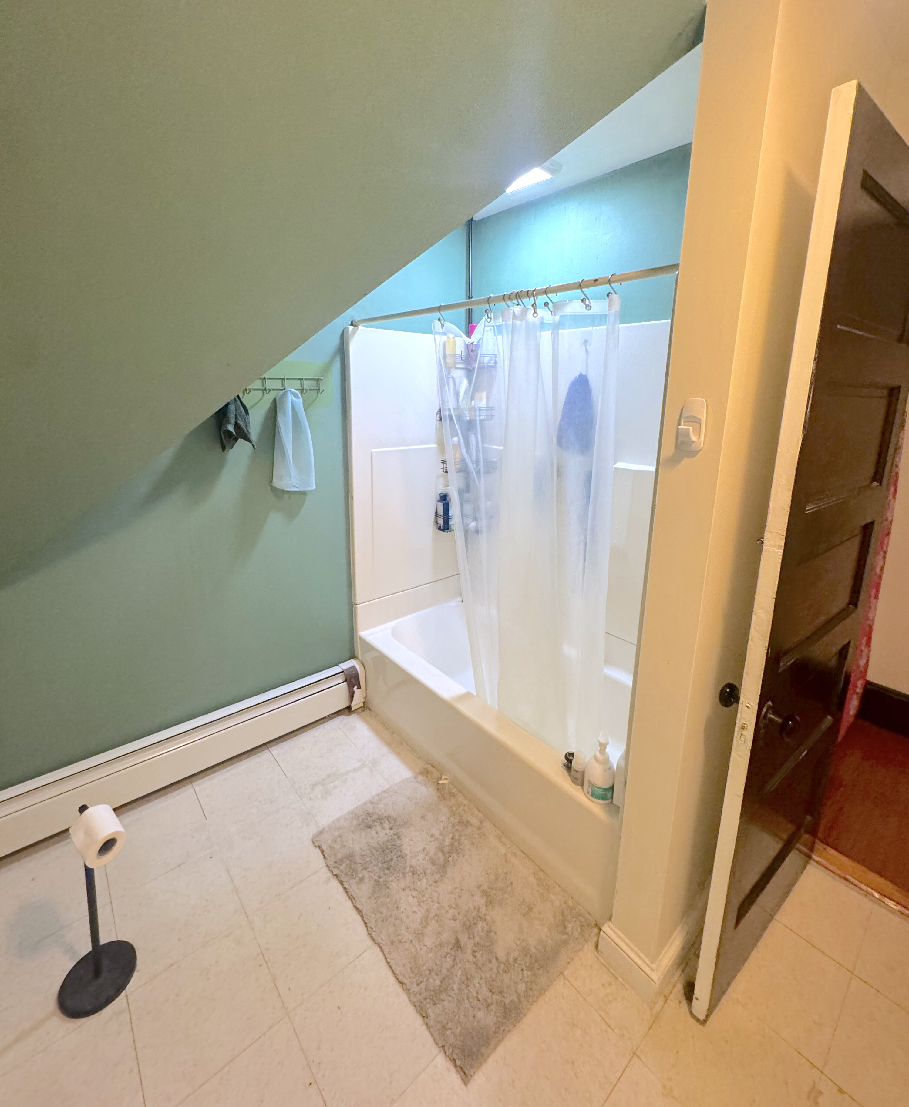 Photos of apartment on Aldie St.,Boston MA 02134