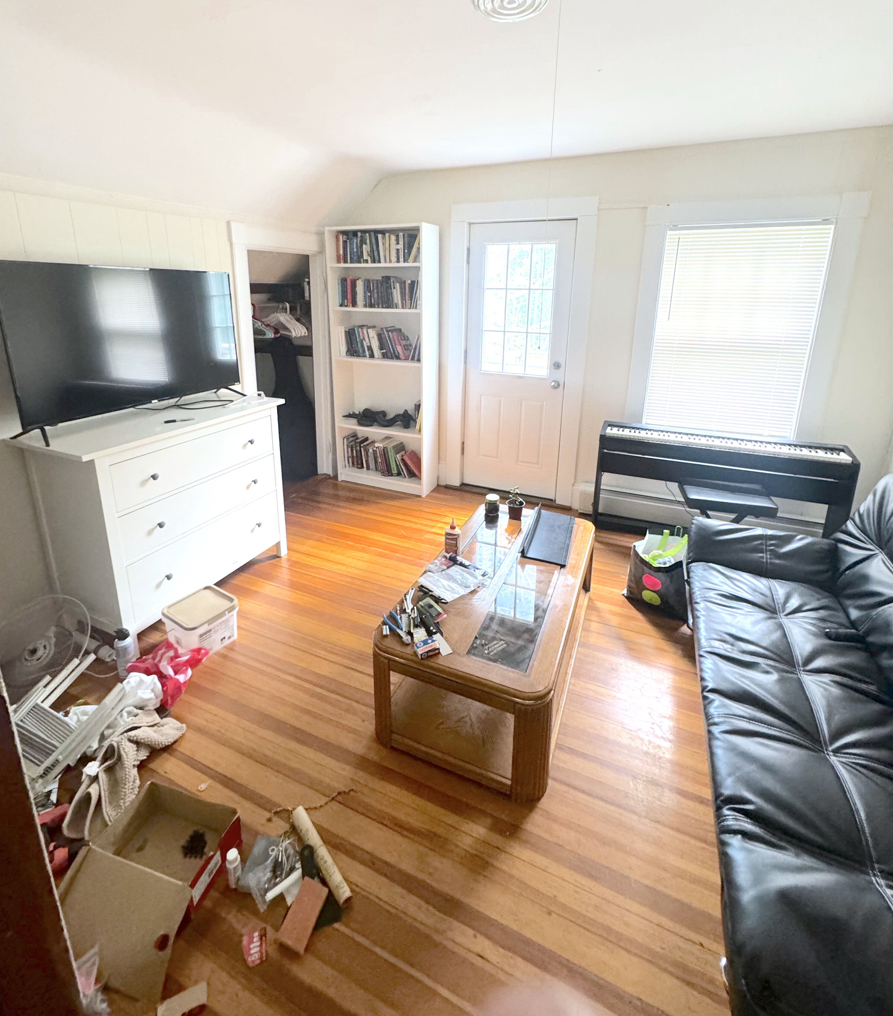Photos of apartment on Linden St.,Boston MA 02134