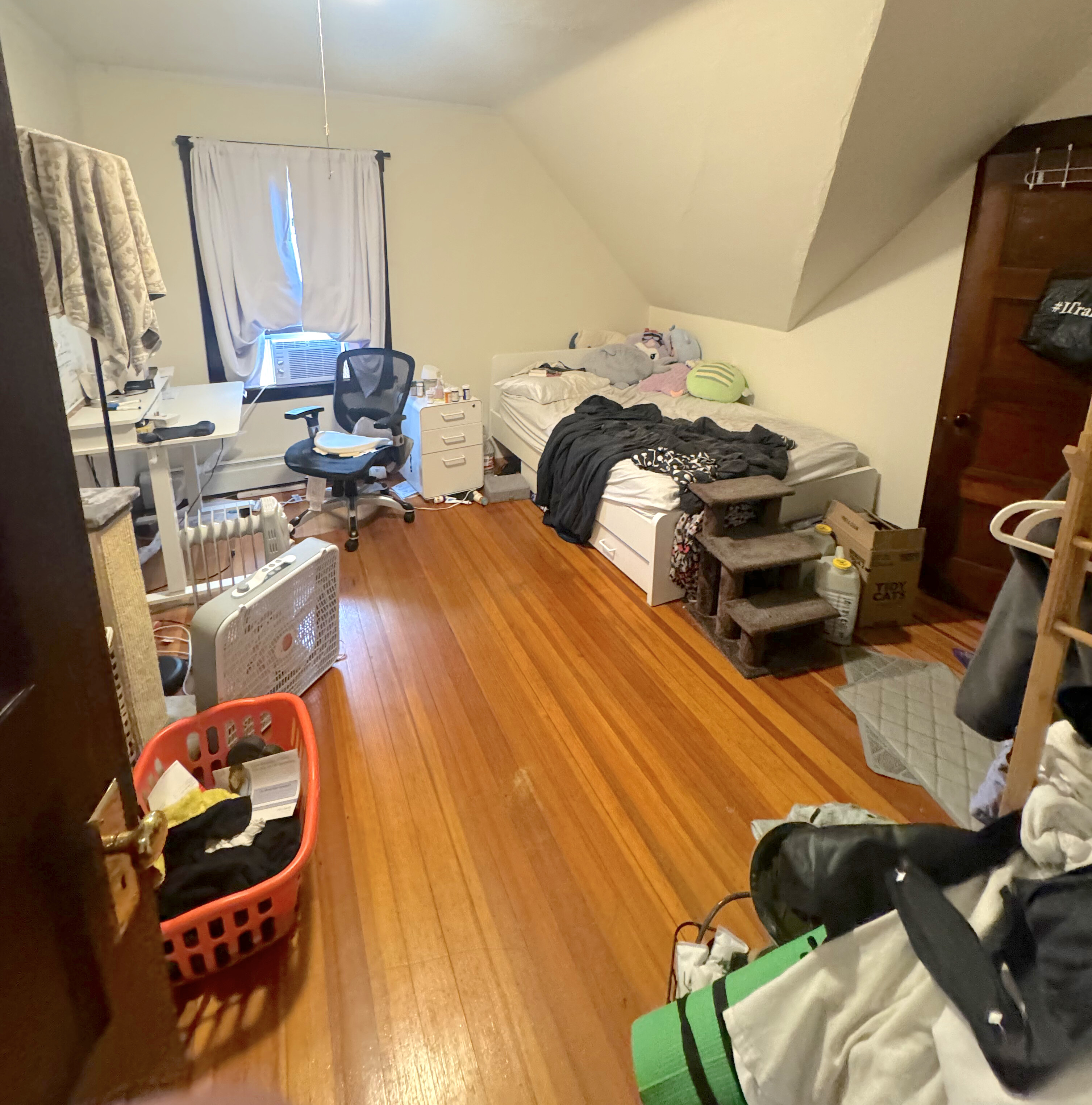 Photos of apartment on Aldie St.,Boston MA 02134