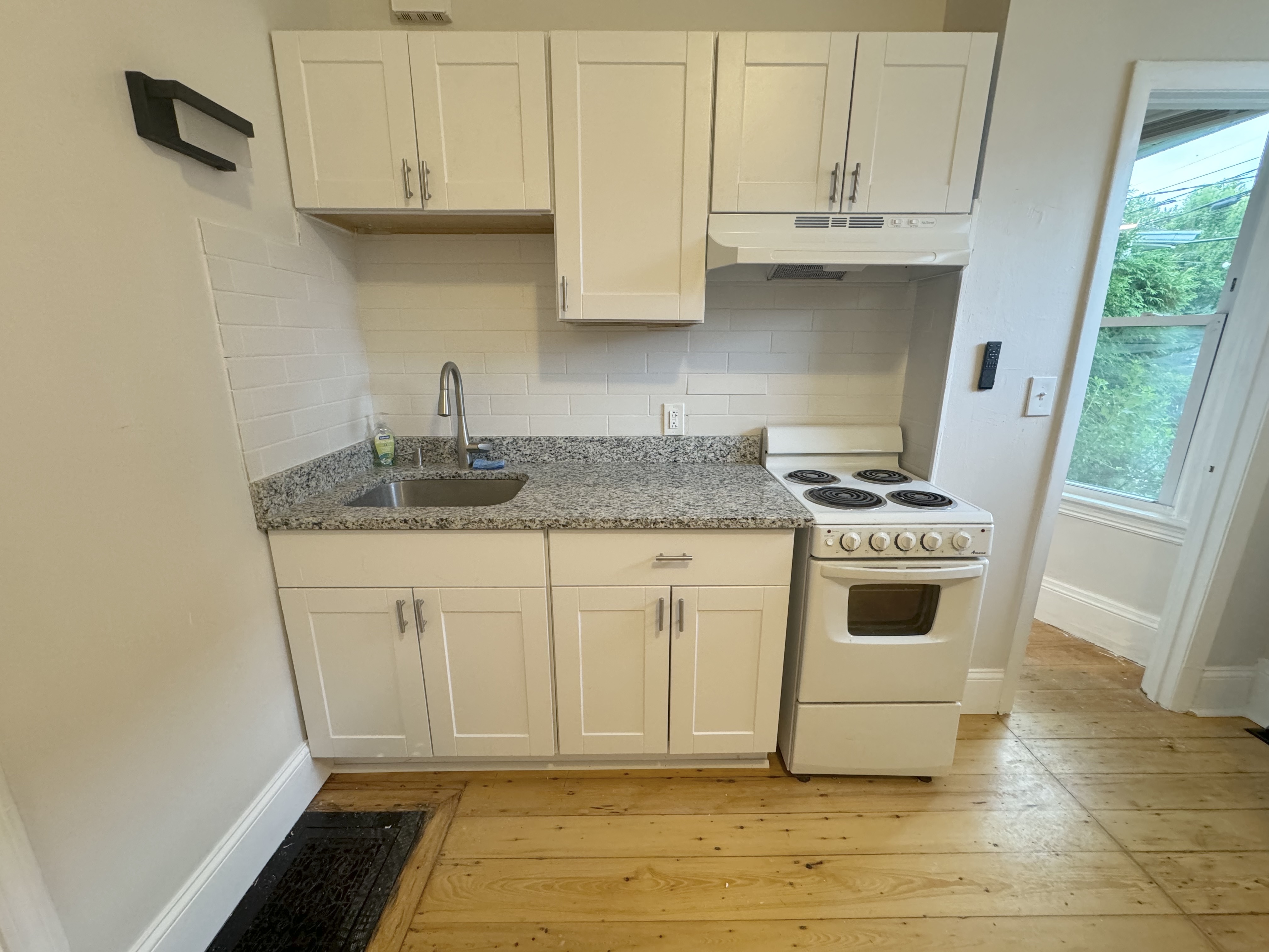 Photos of apartment on Academy Hill,Boston MA 02135