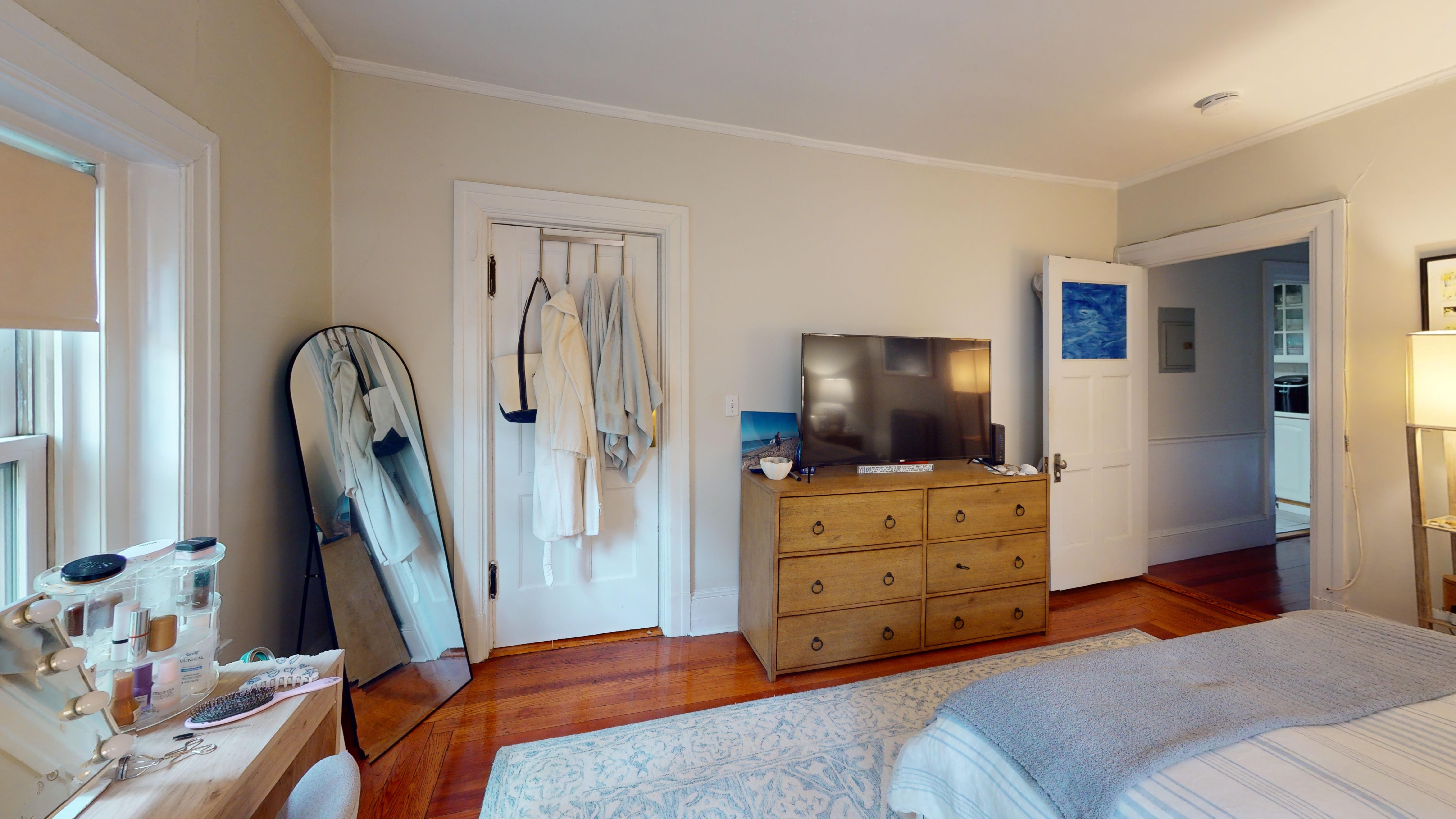 Photos of apartment on Beacon St.,Brookline MA 02446