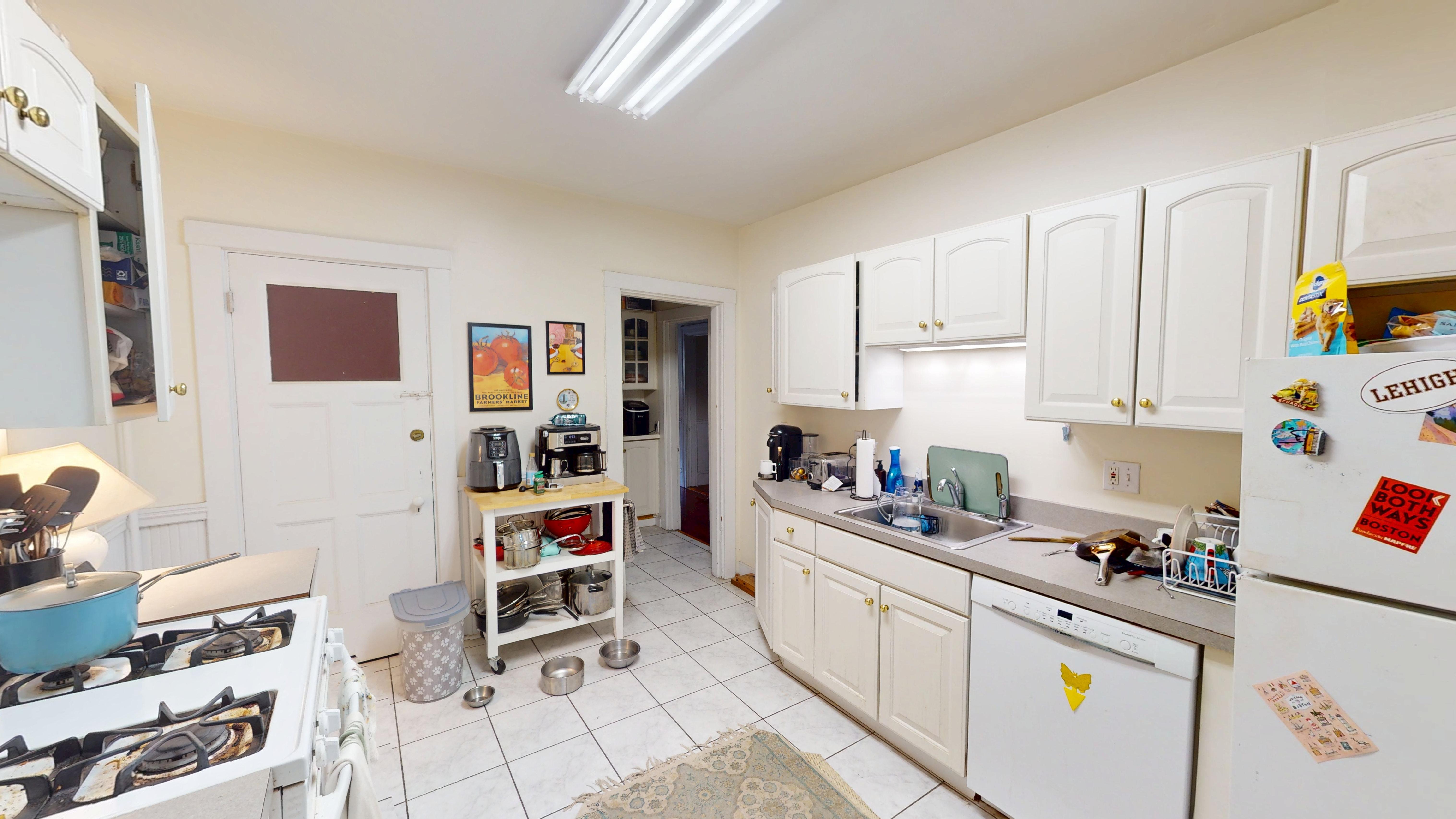 Photos of apartment on Beacon St.,Brookline MA 02446