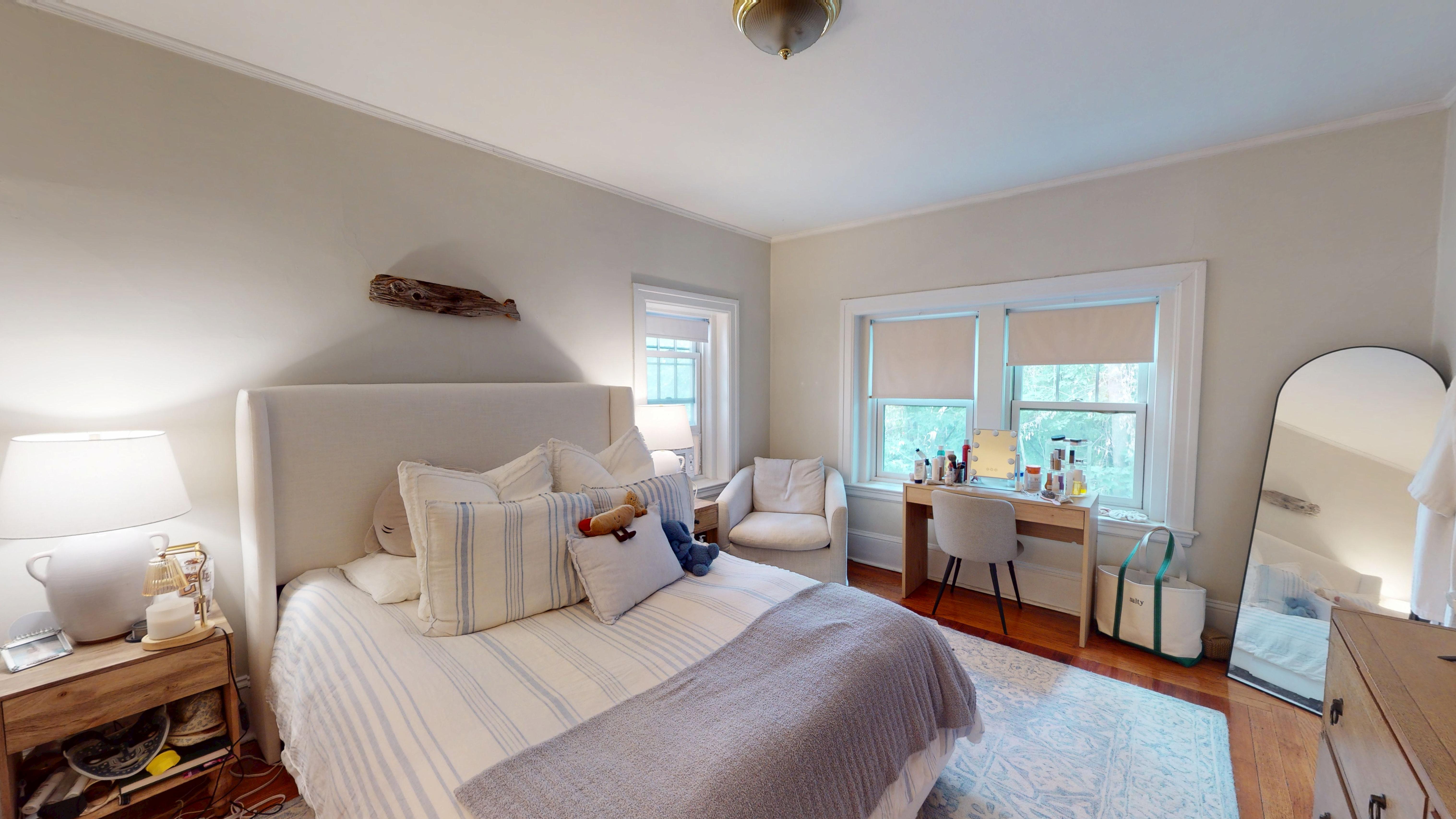 Photos of apartment on Beacon St.,Brookline MA 02446