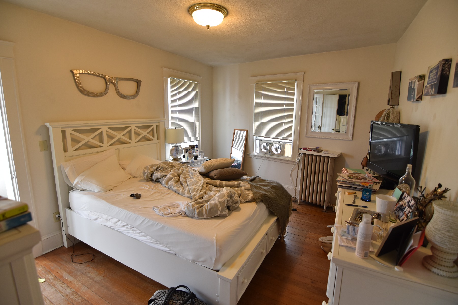 Photos of apartment on Commonwealth Ave.,Boston MA 02135