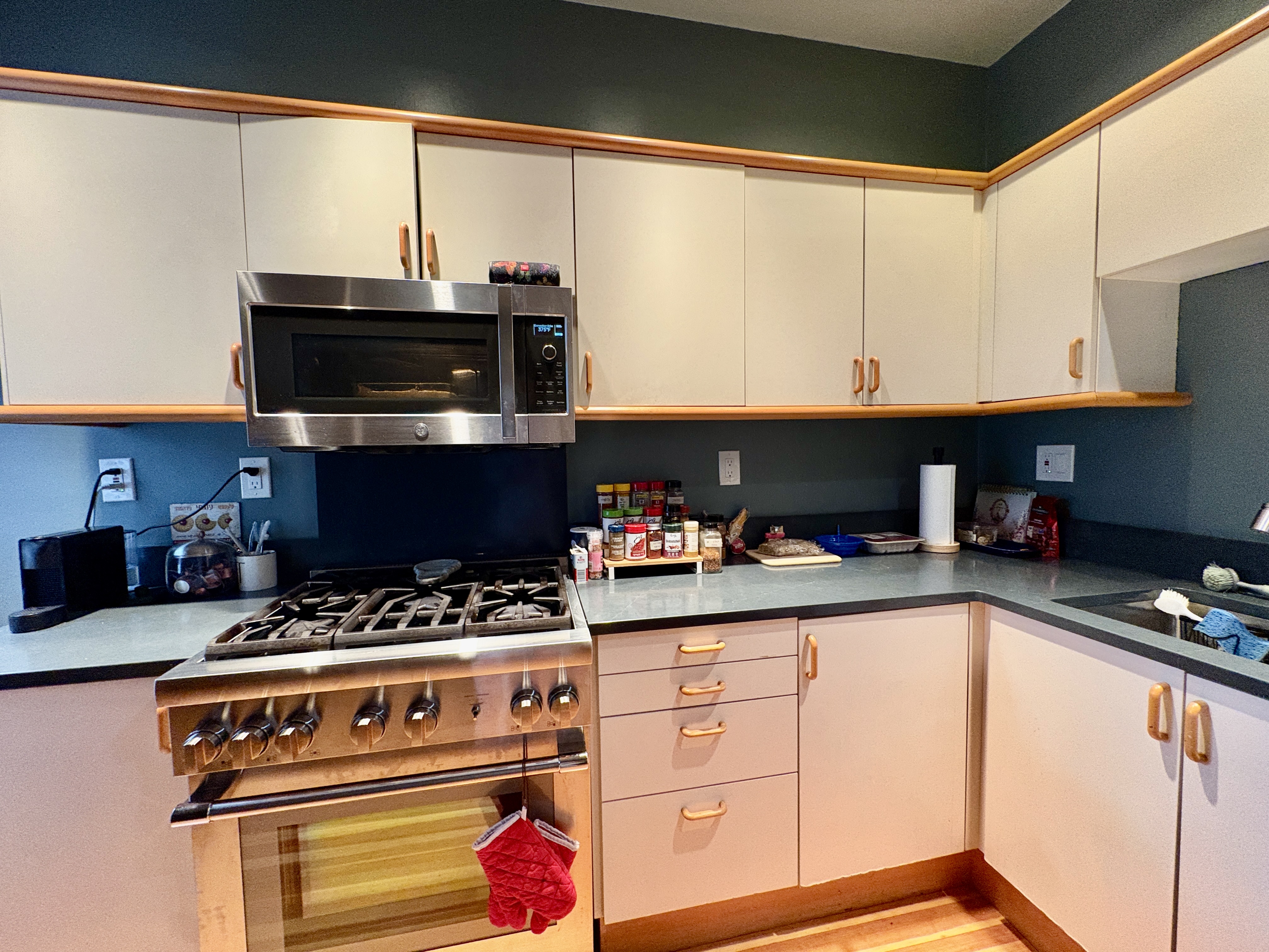 Photos of apartment on Naples,Brookline MA 02446