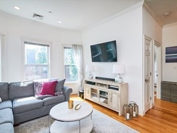 19 Knowlton St, South Boston