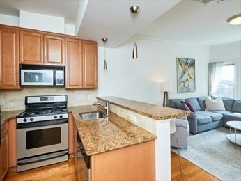 19 Knowlton St, South Boston