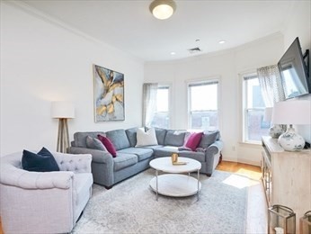 19 Knowlton St, South Boston