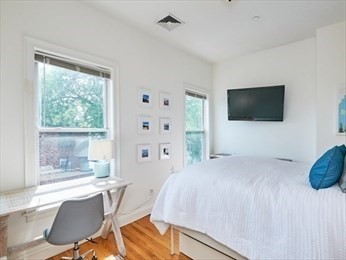 19 Knowlton St, South Boston