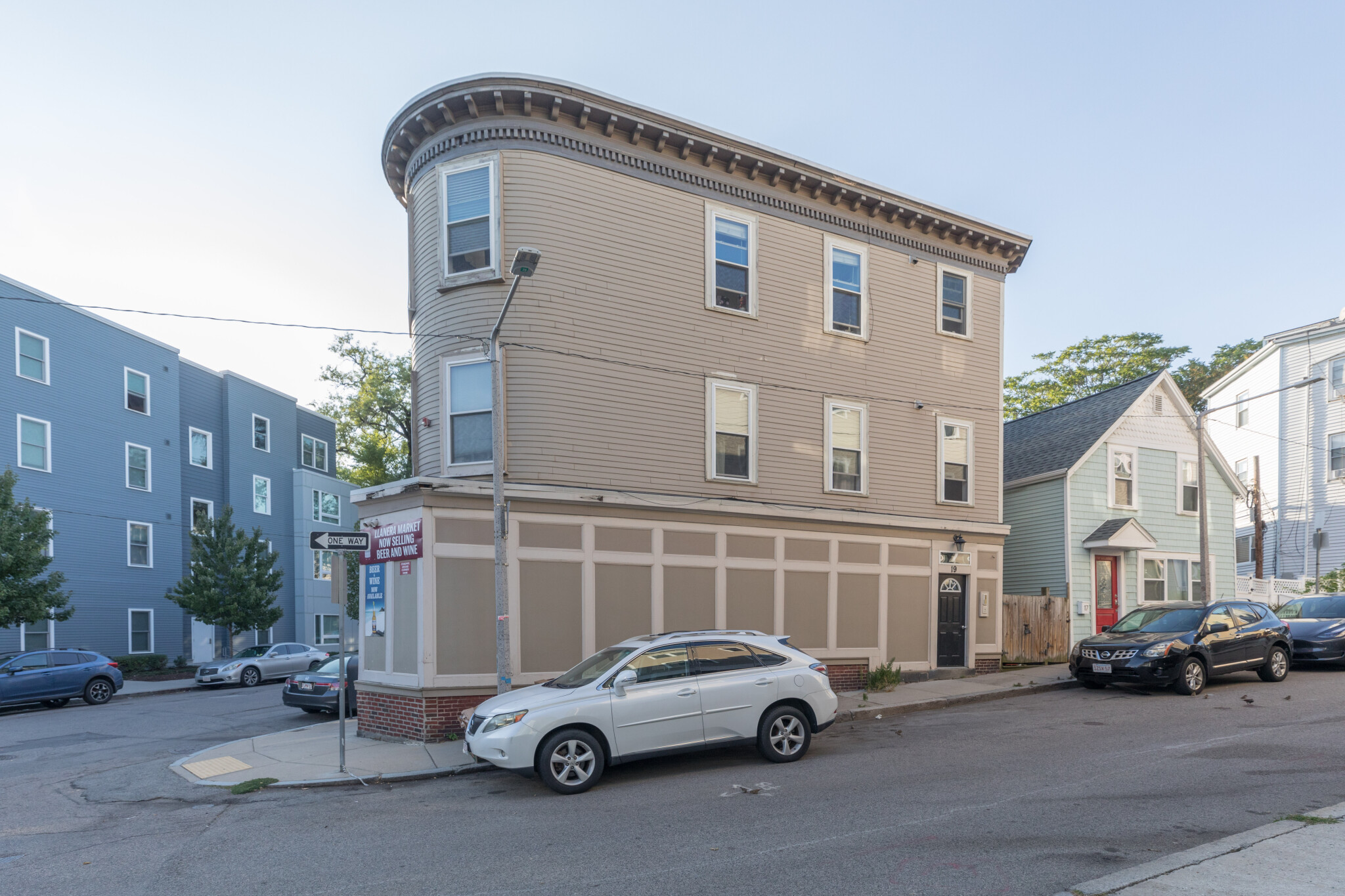 19 Knowlton St, South Boston