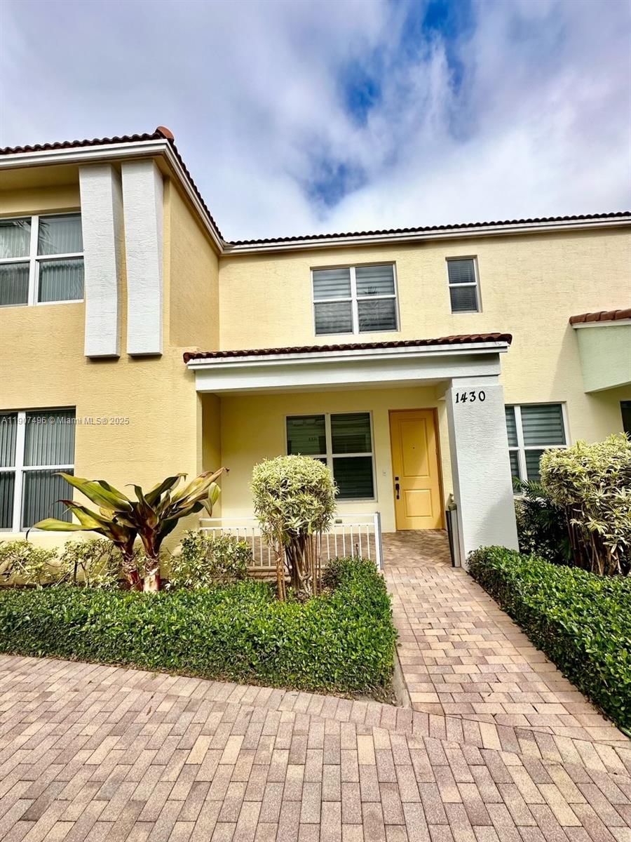 1430 NW 48th Dr., Boca Raton, FL - 3,600 USD/ month