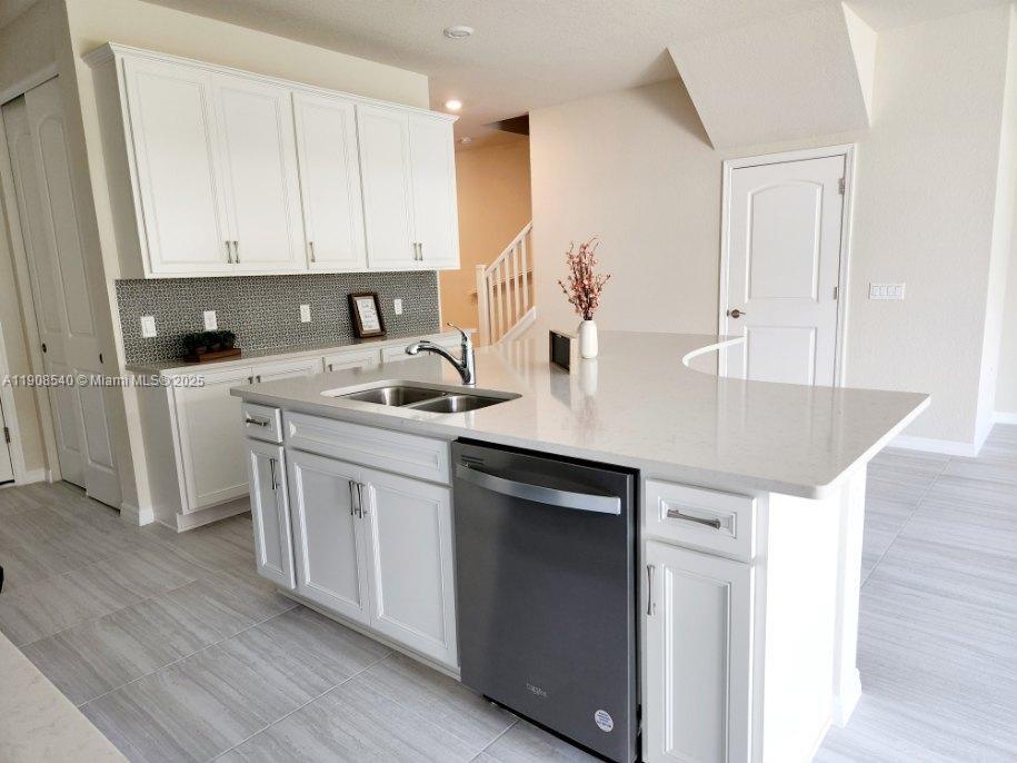 8189 Cinch Way, Lake Worth, FL - 3,500 USD/ month