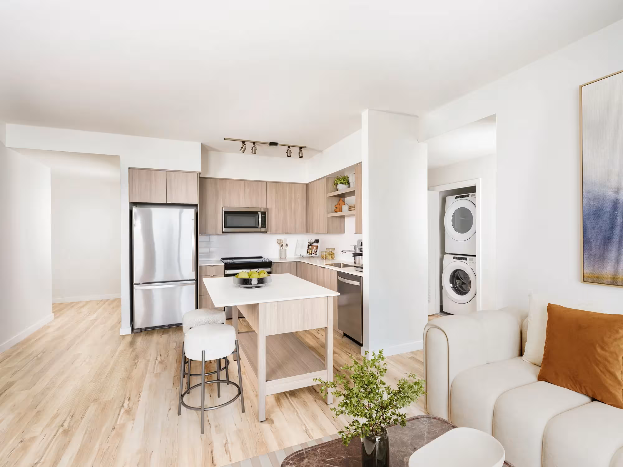 300 SW 2nd Ave. - 2,150USD / month