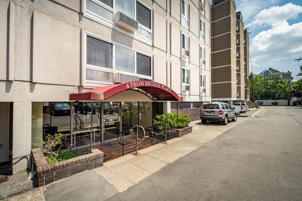 4 Trowbridge Pl, Mid-Cambridge
