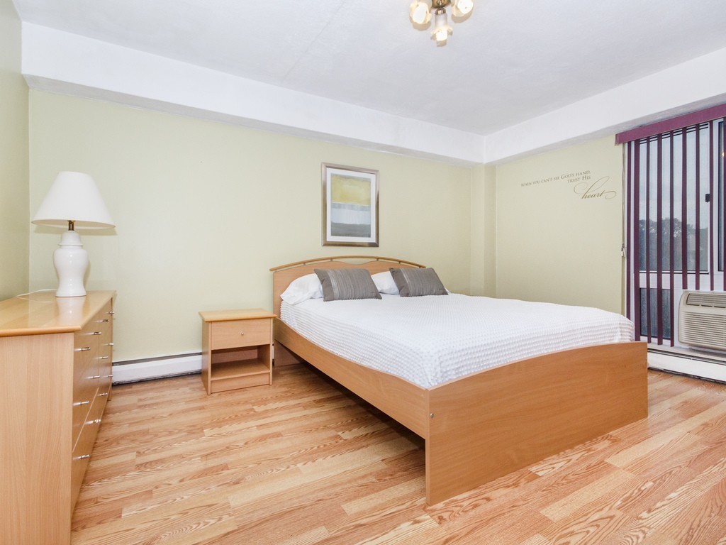4 Trowbridge Pl, Mid-Cambridge