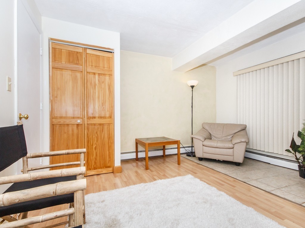 4 Trowbridge Pl, Mid-Cambridge