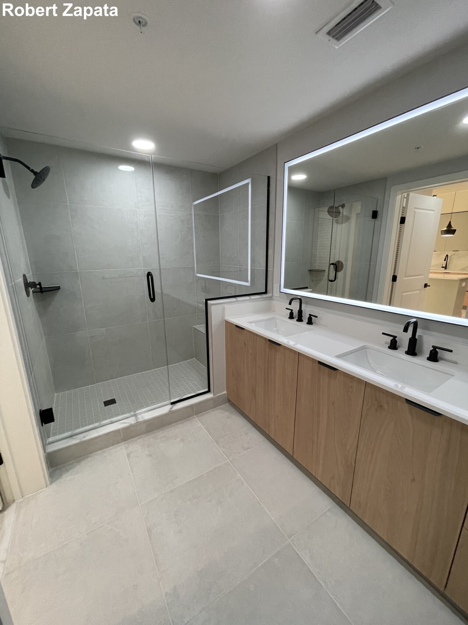 https://ygl-photos.s3.us-west-004.backblazeb2.com/15477W674bdd0590541.jpg