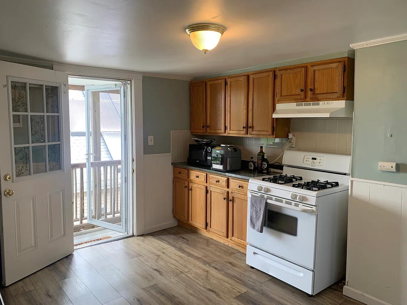 Photos of apartment on Walnut St.,Everett MA 02149