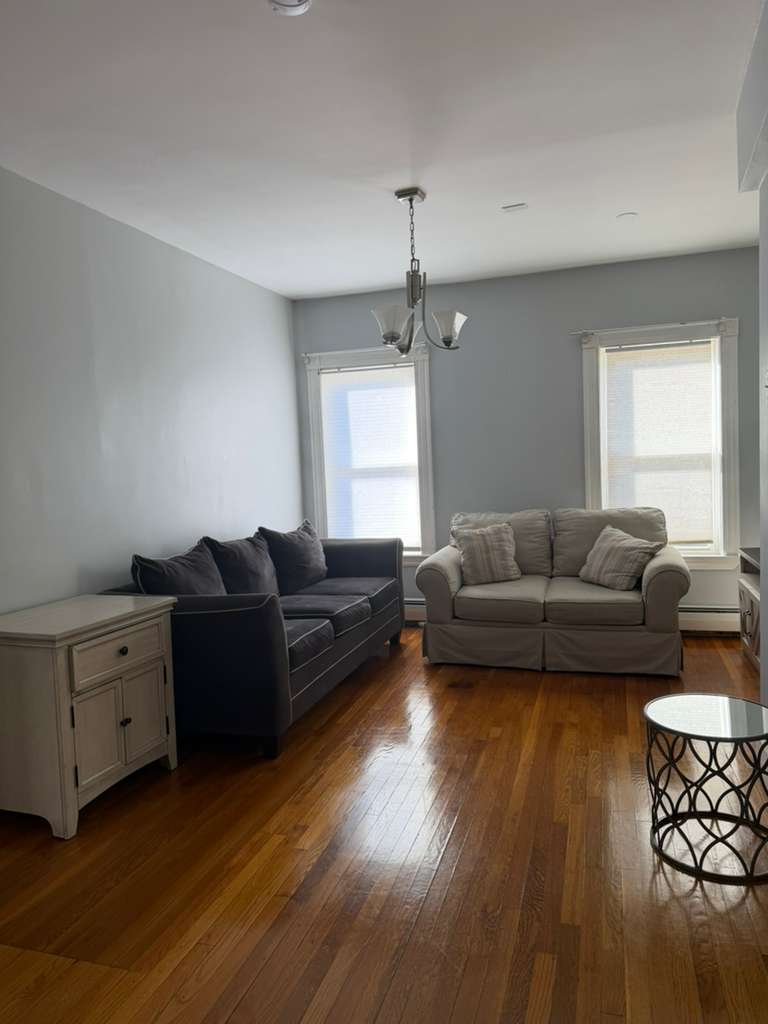 Photos of apartment on Hawthorne St.,Everett MA 02149