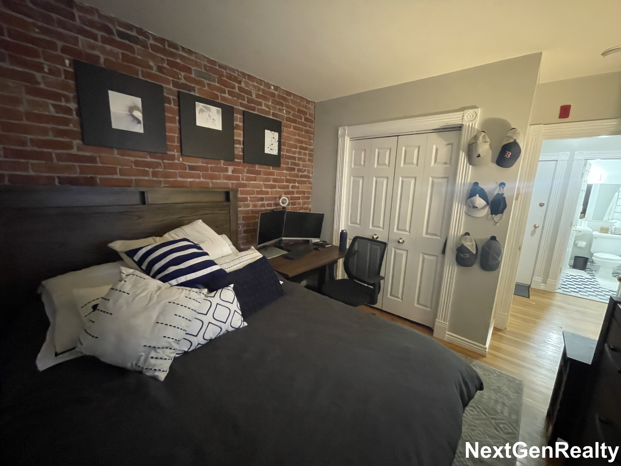 90 Saint Botolph St, South End