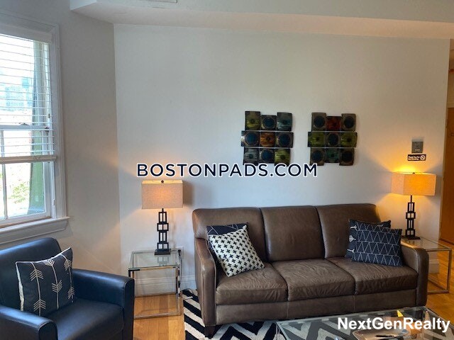 476 Columbus Ave, South End