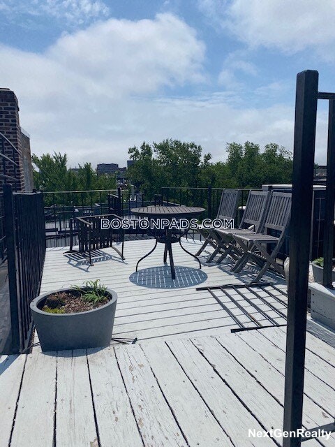 476 Columbus Ave, South End