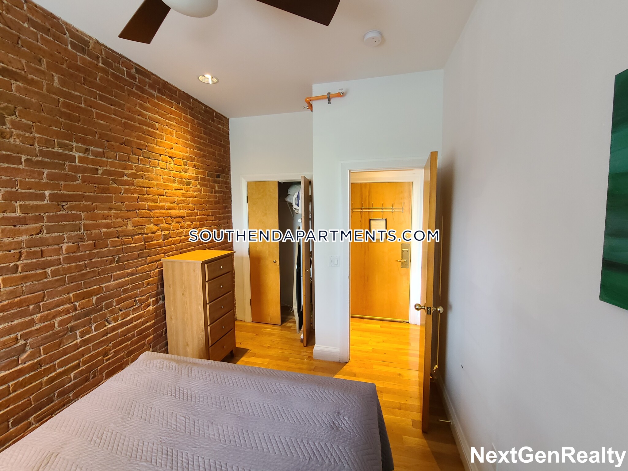 476 Columbus Ave, South End