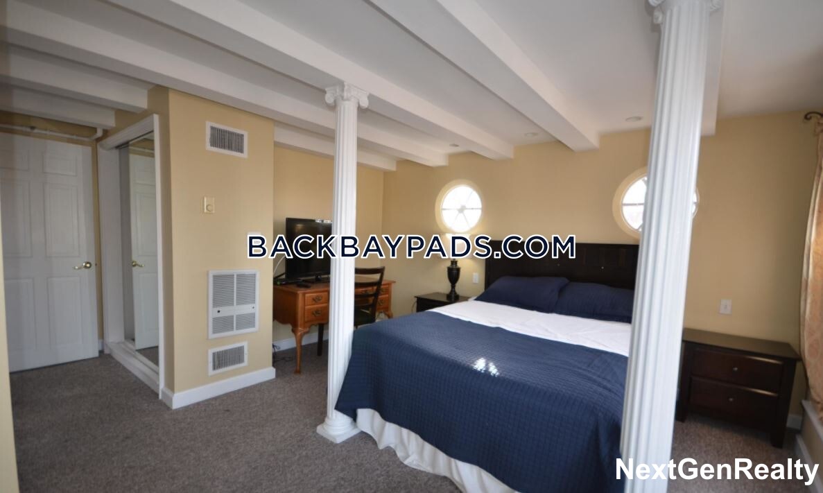 113 Beacon St, Back Bay