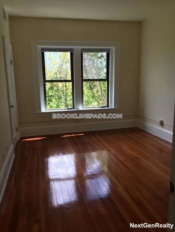 1463 Beacon St, Brookline Village