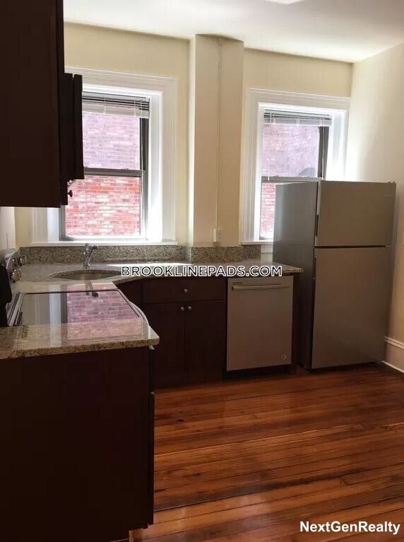 1463 Beacon St, Brookline Village