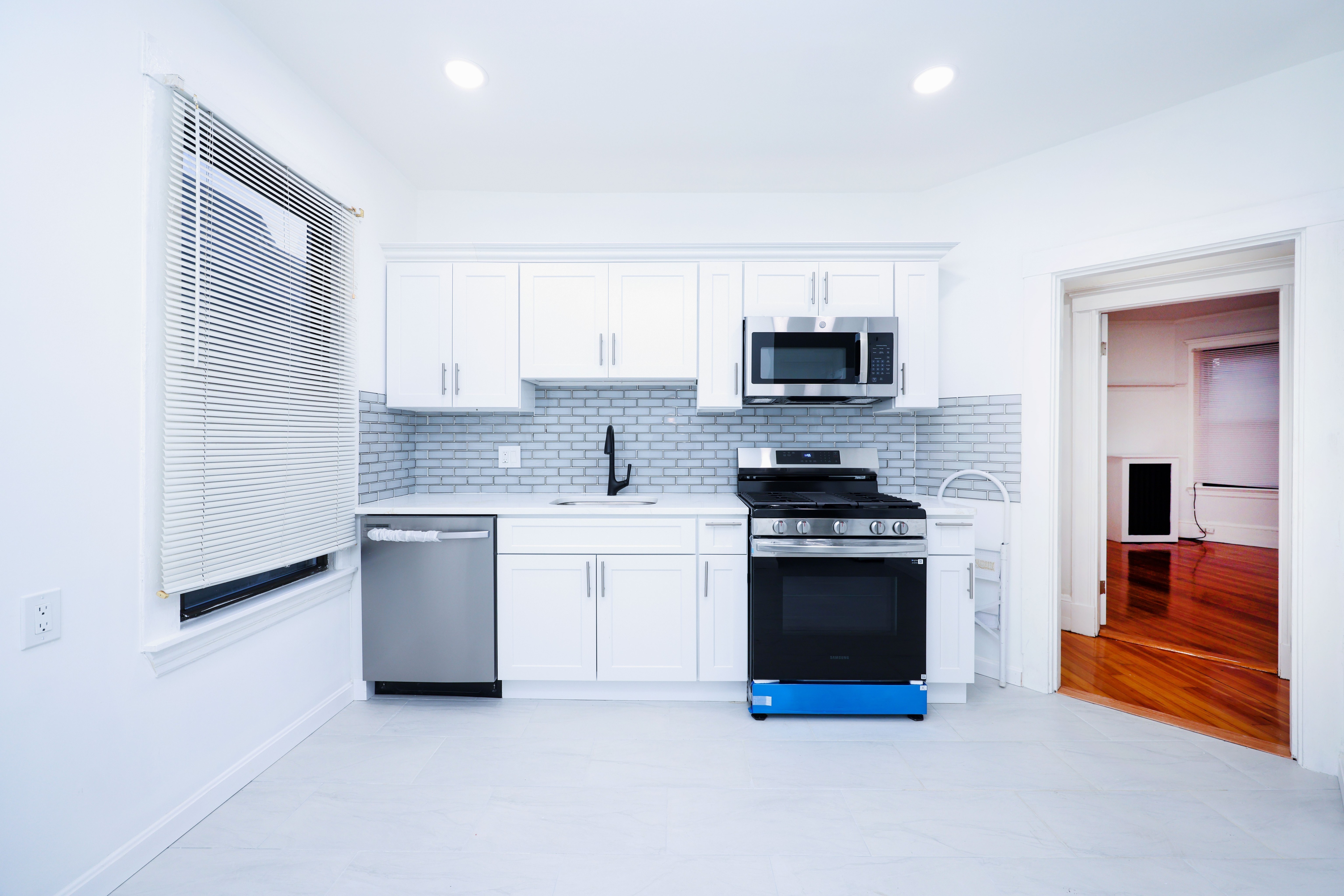 Photos of apartment on Beacon St.,Brookline MA 02446