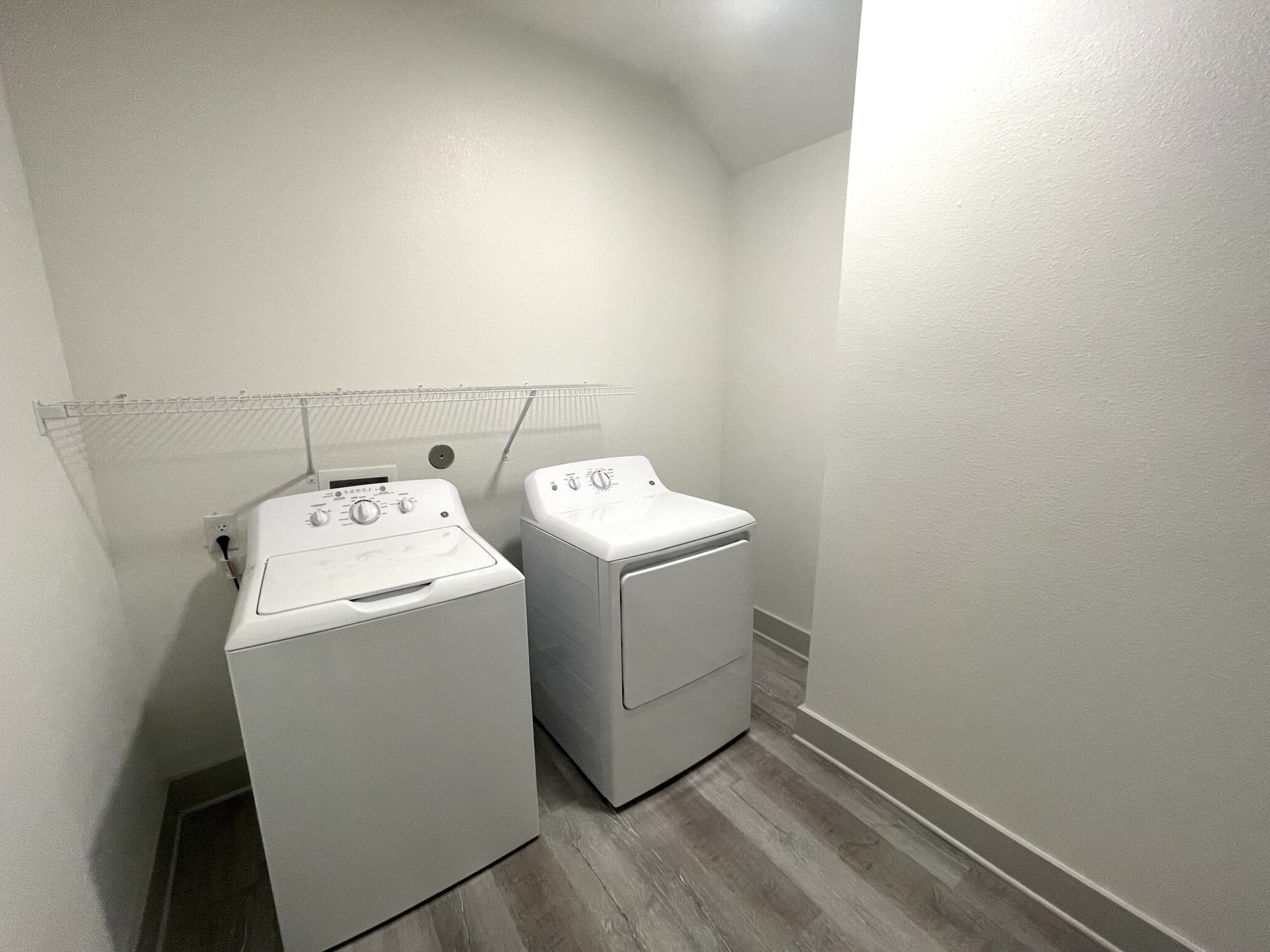 https://ygl-photos.s3.us-west-004.backblazeb2.com/15898O679959ec23538.jpg