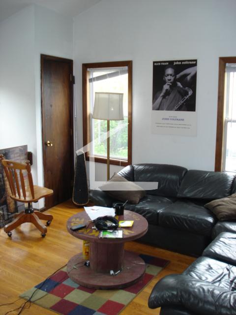 3 bed, 1 bath apartment for rent at 8 Shepard St Unit 8, Brighton — photo 6 of 33
