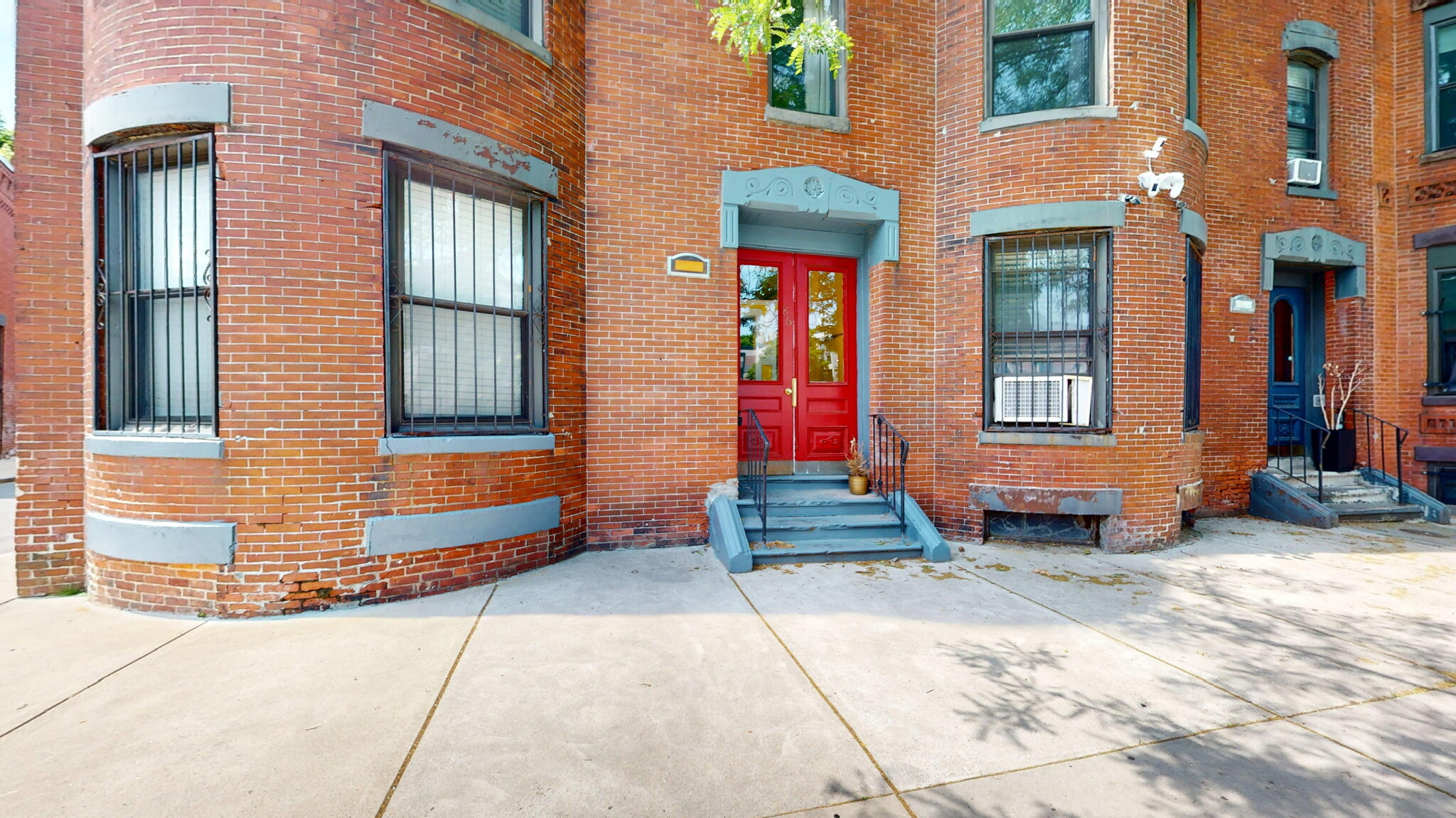 86 Hammond St, Hammond St. - 4,400USD / month